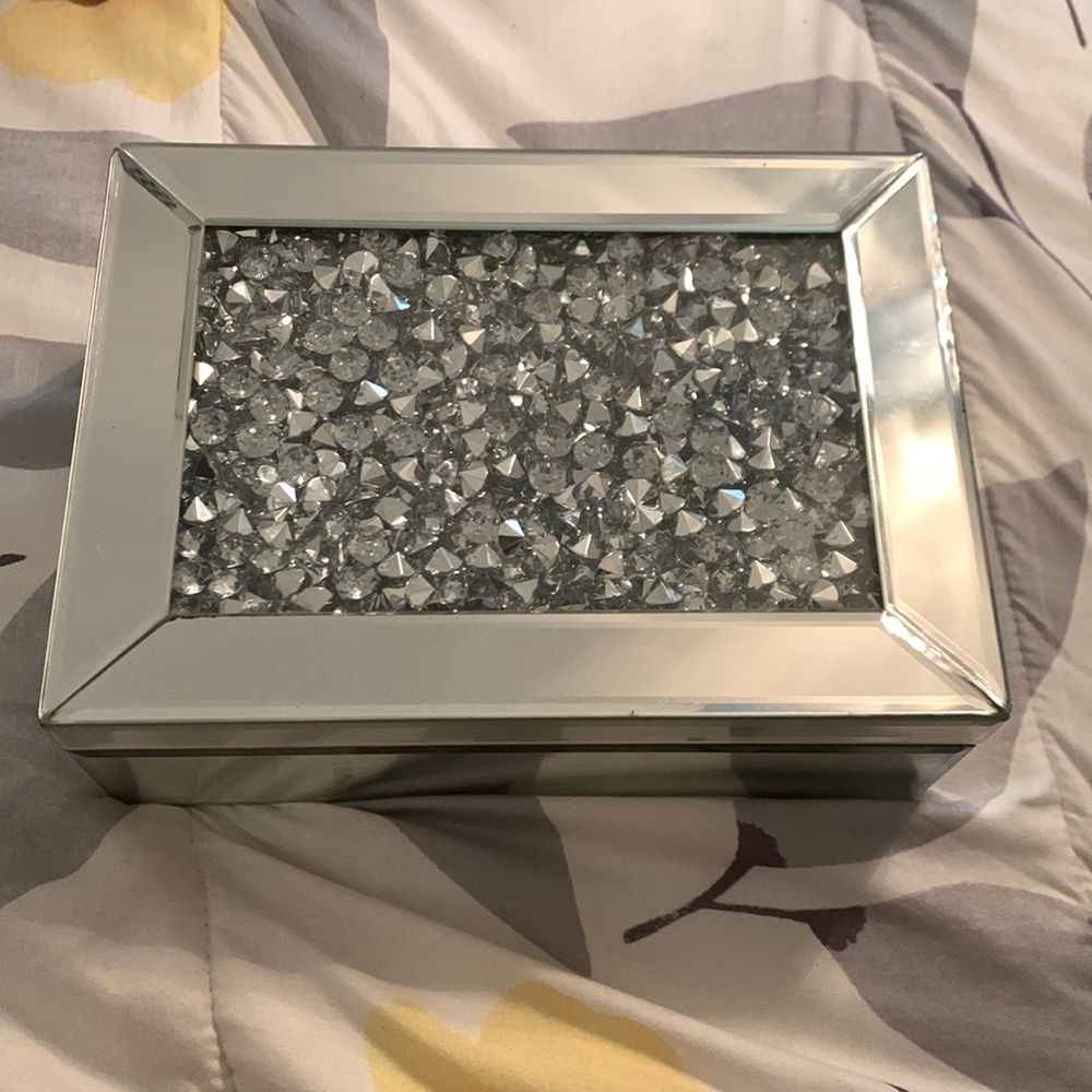 Crystal jewelry box